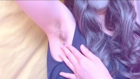 A Japanese Amateur in a Tank Top Shows Off Her Natural Look [Homemade]