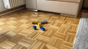 GIRL STEPPING ON LEGO BRICKS TERRIBLE FOOT PAIN - MP4 Mobile Version