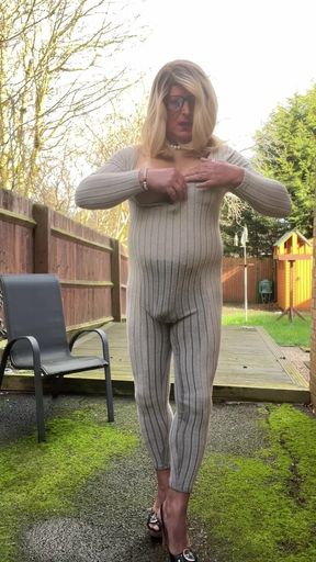 Amateur Crossdresser Kellycd2022 Sexy MILF Pissing and Masturbating in My Play Suit Outdoors