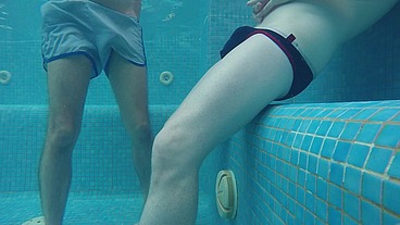 Amateur pale skin redhead guy with hot smooth bum caught playing underwater in a public jacuzzi with a twink and then exposing his hairless ass alone - FULL VERSION