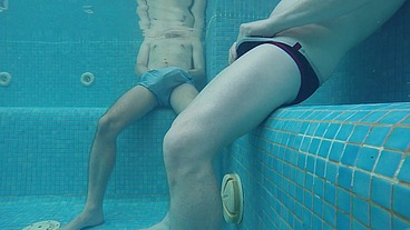 Amateur pale skin redhead guy with hot smooth bum caught playing underwater in a public jacuzzi with a twink and then exposing his hairless ass alone - FULL VERSION