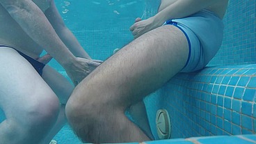 Amateur pale skin redhead guy with hot smooth bum caught playing underwater in a public jacuzzi with a twink and then exposing his hairless ass alone - FULL VERSION