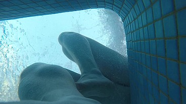Amateur pale skin redhead guy with hot smooth bum caught playing underwater in a public jacuzzi with a twink and then exposing his hairless ass alone - FULL VERSION