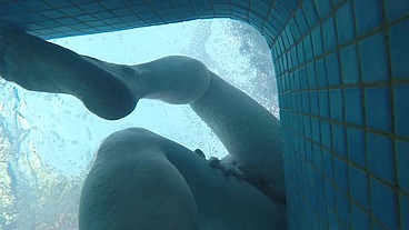 Amateur pale skin redhead guy with hot smooth bum caught playing underwater in a public jacuzzi with a twink and then exposing his hairless ass alone - FULL VERSION