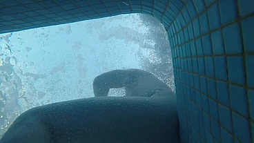 Amateur pale skin redhead guy with hot smooth bum caught playing underwater in a public jacuzzi with a twink and then exposing his hairless ass alone - FULL VERSION