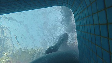 Amateur pale skin redhead guy with hot smooth bum caught playing underwater in a public jacuzzi with a twink and then exposing his hairless ass alone - FULL VERSION