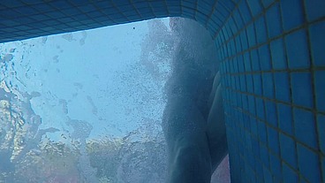 Amateur pale skin redhead guy with hot smooth bum caught playing underwater in a public jacuzzi with a twink and then exposing his hairless ass alone - FULL VERSION