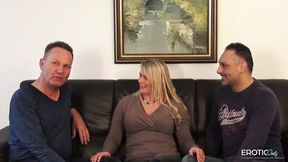 Mature MATURE cheats on hubby with best friend in threesome