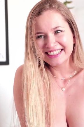 Showed Her Wet Pussy Very Close, Look Quickly, You Want to Lick It