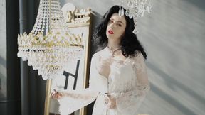 Divine striptease
