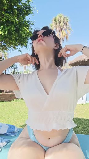 Could use a little help with my sunscreen…
