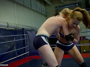 Amazing fight of amazing babes Alice King and Daikiri