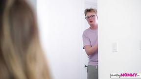 ”I Caught My Stepmum's Repairman Bang Her!! - Gigi Dior”