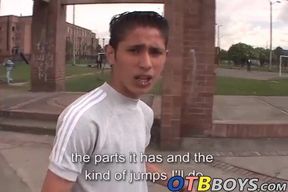 Latin skater Juan Carlos wanks his dick