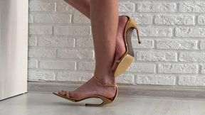 Carolina Herrera wrecked high heels, high heels bending, broken high heels, stomping high heels, ruined high heels