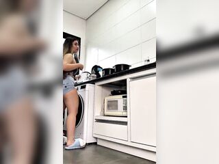 Very hot! Large ass in constricted shorts