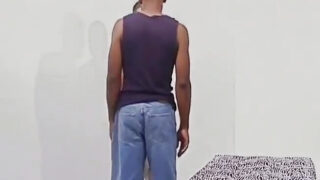 Japońskie gejowskie tyłki przyjmują brutalne, gołe ruchanie od czarnych topów