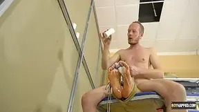 Sunny Glick And Maxxie Wilde - Foot Wanking With A Captive Twink