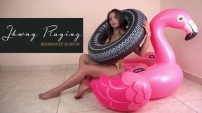 Jheny swim ring playing fun - 4K