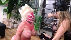 Lezdom Mistress dominate bodypainting cat with fisting and licking