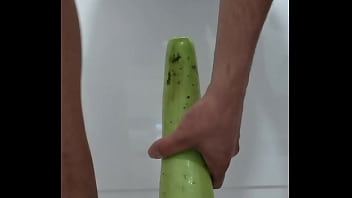 Meu C&uacute_ est&aacute_ ficando guloso.