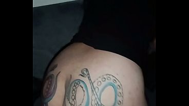 Gordita blanquita es follada en la sala de su casa sexo amateur