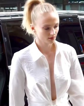 Sophie Turner goes braless in celebrity pokies scene