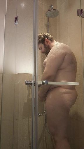 Chub Showering - Prague