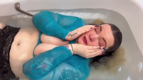 Miss Ffw Has Her First Attempt at Underwater Play