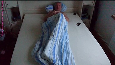 Dicker MILF Besuch am Totensonntag 1 ** Ausziehen - Streicheln **
