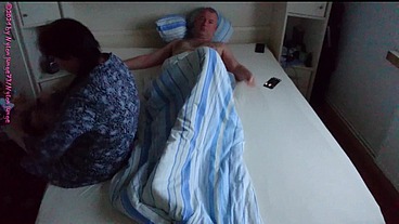Dicker MILF Besuch am Totensonntag 1 ** Ausziehen - Streicheln **