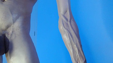 NAKED HOT GUY SHOWING ALL HIS BODY VEINS