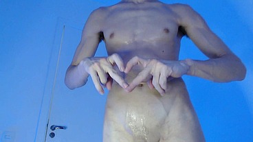 NAKED HOT GUY SHOWING ALL HIS BODY VEINS