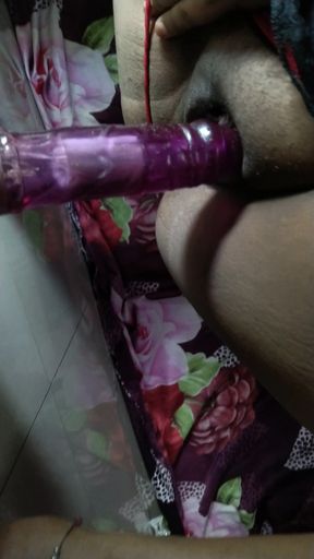 Jusy pussy whit water ass holl big   Clip 2