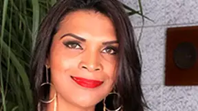 Thais Morales - Smoking - FetishShemale