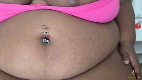 EXTREME DEEP BELLY BUTTON PLAY BY BBW GIANTS WITH SPIT - BY VICTORIA DIAS, MARIANA LEAL, THAMMY LEVIEMONT AND LADY SIRENA - CLIP 2 IN FULL HD - NEW JUNE 2026