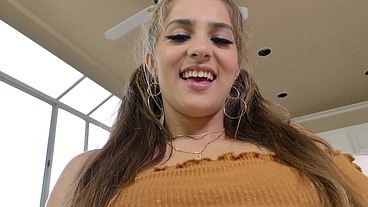 Mike Hunt Eats Sofie Reyez Juicy Pussy