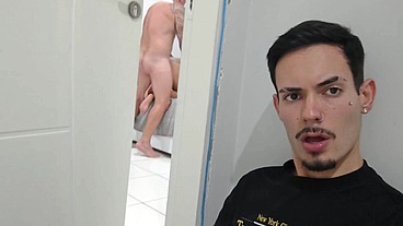 Fui vistar meu amigo e acabei fodendo sua esposa escondido