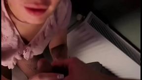 Rubia follada a cuatro patas por amigo