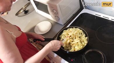 I cooked dinner and sucked his dick under the table while he ate - Lovessie Mur