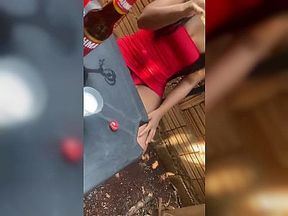 Exibida no bar com um homem casado