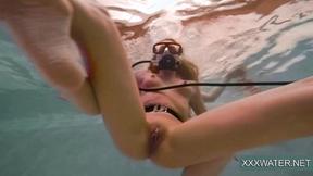 ”Sexy chicks with a guy in the pool”