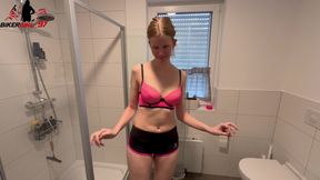 Omg! Absolutely Breaking Taboos! Trying Pee for the First Time!