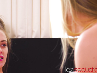 ”Cute Kyler Quinn grinds muff with Jeanie Marie Sullivan”