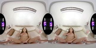 TmwVRnet Bonnie Dolce Cutie cools down with a facial