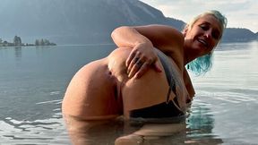 Chubby blonde with natural tits Proxy Paige plays in solo style