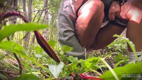 daring outdoor piss ritual in park - kinky mary drinks everything