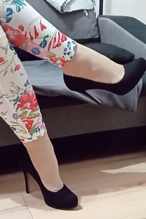 Crossdresser Dangling in Sexy Black Suede Pointed Toe Pltform High Heels Pumps