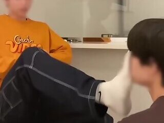 stinky cheesy feet🦶🏼🧀👃🏽🥴