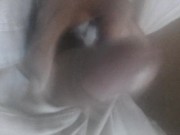 Me hago una buena paja y casi me descubre mi madre